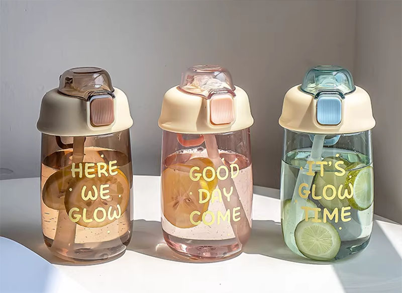 Bình nước bằng nhựa