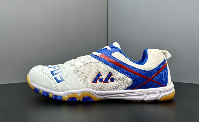 Giày bóng bàn Lefus