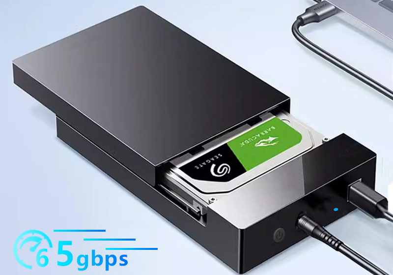 Hộp đựng ổ cứng Trung Quốc có thể hỗ trợ cả 2 loại 2.5 inch và 3.5 inch.