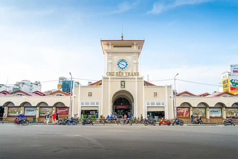 Chợ Bến Thành bán gì?