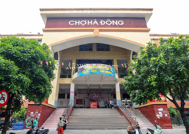 Chợ Hà Đông thường kinh doanh gì?