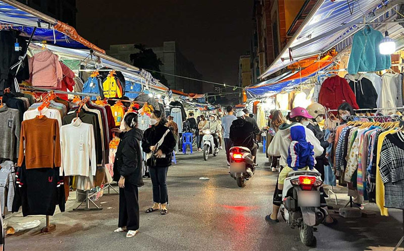 Chợ sinh viên Dịch Vọng