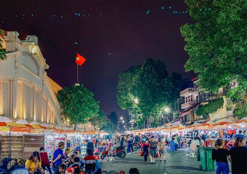 Chợ đêm phố cổ