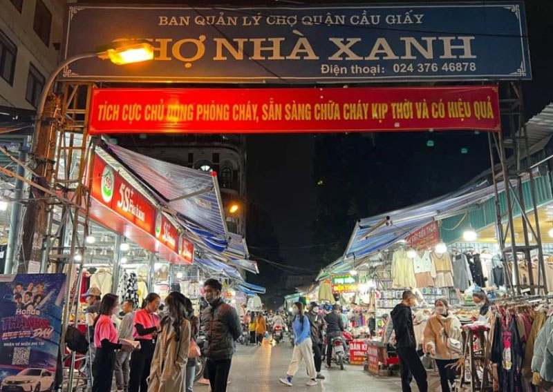 Chợ đêm phố cổ