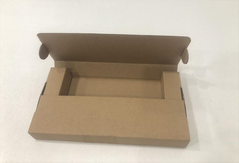 Hộp carton sử dụng khuôn bế riêng
