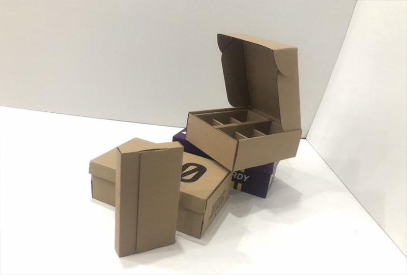 Hộp carton có vách ngăn