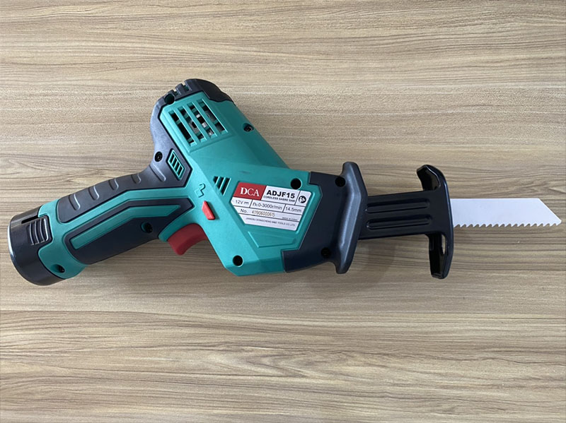 Máy cưa kiếm dùng pin 12V DCA ADJF15