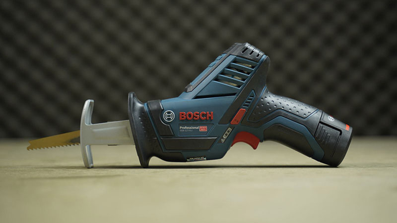 Máy cưa kiếm dùng pin Bosch GSA 12V-LI